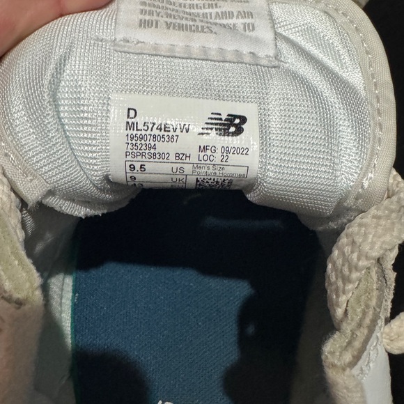 New Balance 574 Gray Sneakers - Picture 4 of 4